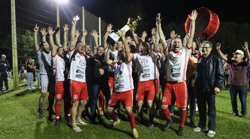 Internacional da Pinhal conquista o 1º Lugar no Campeonato Municipal de Futebol de Campo na Categoria Livre