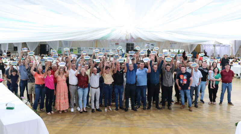 Prefeito Silvano homenageia os produtores destaques do Agro na edição de 2024.