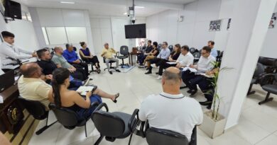 Administração municipal debate melhorias na saúde com vereadores e Hospital São Bernardo