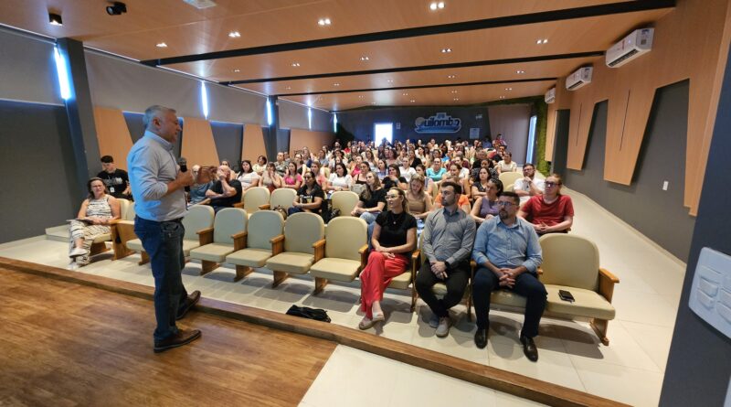 Palestra com Paulo Fossatti leva Quilombo rumo a uma Cidade Educadora