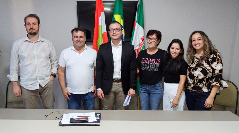 Novo Procurador Jurídico toma posse e reforça a equipe da Administração Municipal.